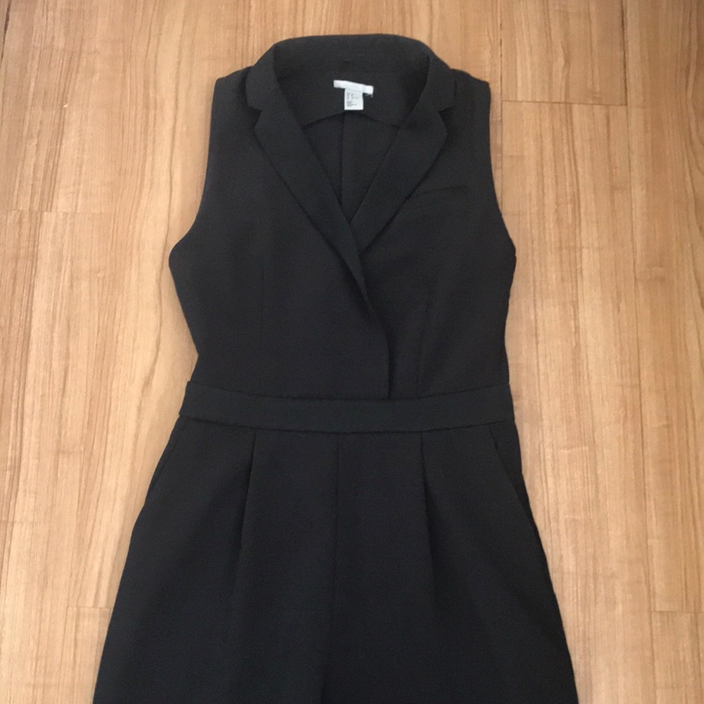 H&M Black Sleeveless Tuxedo Jumpsuit